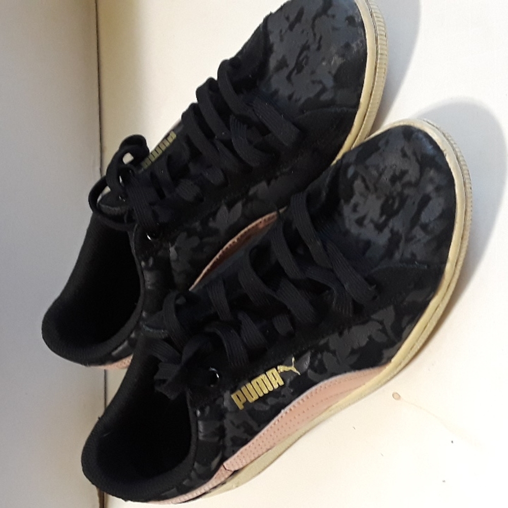 Women's Black lace Puma Athletic shoes Size 9
